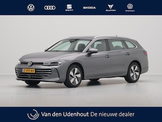 Volkswagen Passat Variant 1.5 eTSI 150pk DSG Business Trekhaak Navigatie Camera Massage Android/Carplay