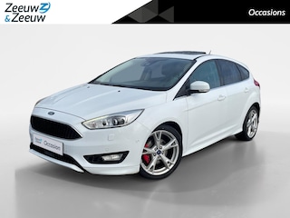 Ford Focus 1.5 Titanium Automaat | Schuif/Kanteldak | Leder | Styling Pack | Winter Pack | 18" Lichtmetalen velgen | Xenon | Keyless Entry | Sony Audio | Standkachel | Privacy Glass | Full Options | 1e eigenaar