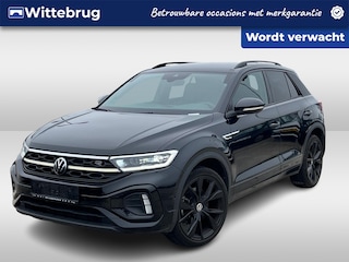 Volkswagen T-Roc 1.5 TSI 150pk R-Line / Black style / IQ LED / Virtual cockpit pro / Afneembare trekhaak / 19'' LMV