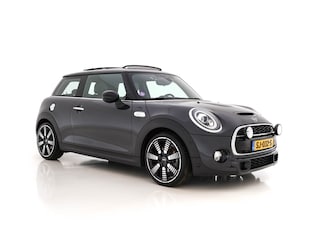 Mini Mini/Cabrio/Clubman/Countryman 2.0 S Chili JCW-Sport-Pack Aut. *PANO | LEATHER | HEAD-UP | HARMAN/KARDON | FULL-LED | JCW-EXHAUST | DAB+ | KEYLESS | NAVI-FULLMAP | CAMERA | CRUISE | AMBIENTLIGHT | SHIFTPADDLES | SPORTSEATS | UNION-JACK | 19"ALU*