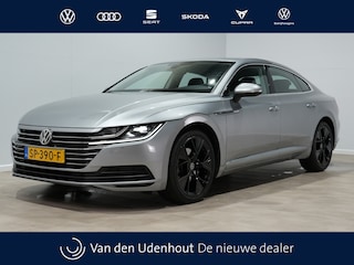 Volkswagen Arteon 1.5 TSI 150 pk TSI DSG Automaat Executive | PDC | Navi | Clima | LED | 19" velgen |