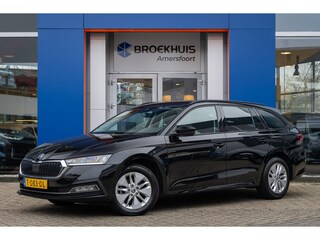 Skoda Octavia Combi 1.0 e-TSI Business Edition | Trekhaak | Stoelverwarming | Navi | Apple Carplay/Android Auto | Keyless | Elektrisch bedienbare achterklep met sensorsturing | Airco (automatisch) | Apple Carplay/Android Auto|telefoonintegratie premium | Cruise control