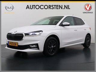Skoda Fabia 1.0TSI 96PK 5Drs Ecc Navi* Camera Stoelverwarming Apple Carplay Android Auto Cruise Control Pdc Lmv Isofix Privacyglas Led Smartlink Bluetooth Keyless Licht-/regensensor Mooie en complete Skoda Fabia 380 Liter kofferruimte