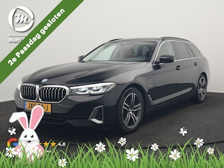 BMW 5-serie Touring 530e Luxury Line Plug In Hybrid 293pk Dealer O.H PHEV | Trekhaak Af Fabriek | Camera | Comfortstoelen Memory & Verwarmd | Cruise Control | Apple Carplay | Navigatie | Virtual | DAB | 18" L.M | BMW LED |