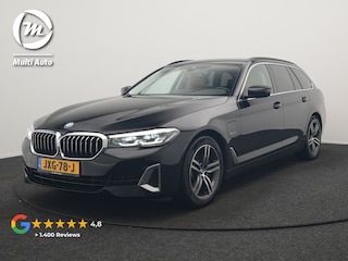 BMW 5-serie Touring 530e Luxury Line Plug In Hybrid 293pk Dealer O.H PHEV | Trekhaak Af Fabriek | Camera | Comfortstoelen Memory & Verwarmd | Cruise Control | Apple Carplay | Navigatie | Virtual | DAB | 18" L.M | BMW LED |