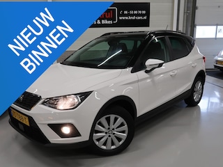 Seat Arona 1.0 TSI Style Business Intense Camera Navigatie NL-auto NAP App connect ACC Adaptieve Cruise control Extra getint glas Sportvelgen Boekjes aanwezig