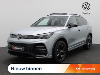 Volkswagen Tiguan 1.5 eHybrid R-Line Edition 272PK DSG Pano-Schuifdak, Trekhaak, Black Style, Navi via Apple Carplay/Android Auto, Stoel-Stuurverwarming, 19" LM Velgen, Keyless, Side Assist, Elektr. Achterklep