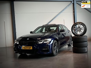 BMW 330e M-Sport, Schuifdak, Trekhaak, winter en zomerset, Leer, Cruise
