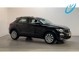 Volkswagen T-Roc 1.0 TSI Style Business Parkeersensoren Navigatie App-Connect DAB+