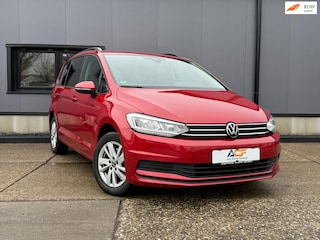 Volkswagen Touran 1.5 TSI DSG 150 pk Highline 5 persoons trekhaak LED
