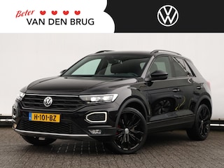 Volkswagen T-Roc 1.5 TSI Sport 150 pk | Navigatie | Trekhaak | Active info display | 19" Suzuka |