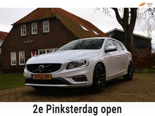 Volvo V60 1.6 T3 R-Design Aut. | Origineel NL | Slechts 95.000KM | Sportpakket | Historie | Navigatie | Trekhaak | Cruise | NAP |