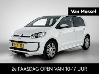 Volkswagen Up 82 PK | Automaat | Achteruitrijcamera | Stoelverwarming | Climate Control | Privacy Glass | Lichtmetalen velgen |