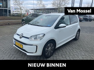 Volkswagen Up 82 PK | Automaat | Achteruitrijcamera | Stoelverwarming | Climate Control | Privacy Glass | Lichtmetalen velgen |
