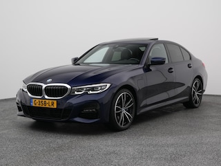 BMW 330e eDrive Edition M-Sport | LEDER | KEYLESS | STOEL - STUURVERW. | CAMERA
