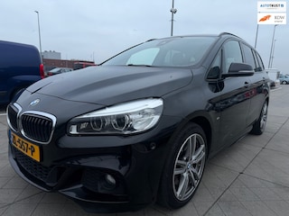 BMW 2-serie Tourer 220i Centennial High Executive VolOptie Grote beurt en Apk Gehad ACC LaneAssist