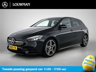 Mercedes-Benz B-klasse 180 AMG Automaat AMG | Night Pakket | Ledkoplampen | Achteruitrijcamera | Sfeerverlichting | Stoelverwarming voor. Inclusief 24 maanden Mercedes-Benz Certified garantie voor Europa.