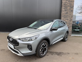 Ford Kuga 2.5 PHEV 243pk Active X Navi, Technology pack, Winter pack, HUD etc.