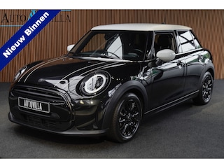 Mini Cooper 1.5 Navi Leer Camera PDC Carplay Keyless Go & Entry LM velgen Zwarte binnenhemel Stoelverwarming Sportstoelen LED BTW auto!
