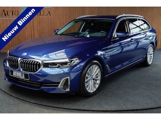 BMW 5-serie Touring 530e xDrive Navi Leer Camera PDC Carplay LED Climate voor & achter Elektr. achterklep Virtual Stoelverwarming DAB LM velgen