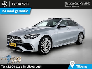 Mercedes-Benz C-klasse 300 e Business Solution AMG AMG Line | Panorama Schuif-Kanteldak | Distronic | Lederen bekleding | Alarm | Parkeerpakket met 360°-camera | 20 Inch AMG Velgen. Inclusief 24 maanden Mercedes-Benz Certified garantie voor Europa.