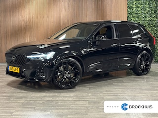 Volvo XC60 T6 AWD Recharge Ultra Black Edition | MY26 | Luchtvering | Trekhaak | 360 Camera | Head-Up Display | Harman Kardon | Adaptieve Cruise Control | Stoelverwarming voor+achter | Stuurwielverwarming | Schuifdak | Full LED Meesturende koplampen | Pilot Assist | BLIS Dode Hoek Detectie | Elektrische voorstoelen geheugen | Contour stoelen met wit stiksel en bies | Zitting verlenging voorstoelen | Lederen dashboard | 21 Inch | Google Infotainment | Keyless Drive | Elektrisch bedienbare achterklep | DAB Radio | Apple Carplay/Android Auto | Draadloos telefoon opladen | Volvo On Call met mobiele App functie | Onyx Black Metallic |