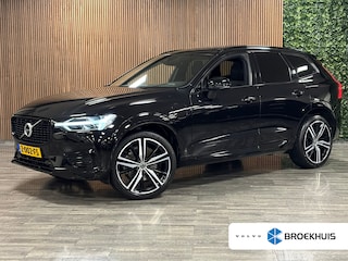 Volvo XC60 T6 AWD Recharge R-Design | Trekhaak | 360° Camera | Adaptieve Cruise Control | Stoel en Stuurwielverwarming | 21 Inch | Schuifdak | Pilot Assist | BLIS Dode Hoek Detectie | Lederen dashboard | Elektrische voorstoelen geheugen | Contour stoelen met wit stiksel en bies | Keyless Drive | Parkeersensoren voor+achter | Elektrisch bedienbare achterklep | Geïntegreerde kinderzitjes achterin | Draadloos telefoon opladen | DAB Radio | Apple Carplay/Android Auto | Volvo On Call met mobiele App functie | Onyx Black Metallic |