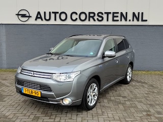 Mitsubishi Outlander 2.0I PHEV Hybride Autom. AWD Trekhaak Camera Schuif-/Kanteldak Navi Ecc Stoelverwarming Instyle RockfordFosgate®-Audio Lmv Privacy Glas Elek.Achterklep Elek.Stoel Keyless 4WD Keurige Plug In Hybride
