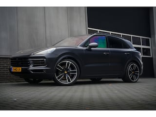 Porsche Cayenne 3.0 E-Hybrid 463 pk Sport-Chrono / Pano-Dak/ Matrix-Led/ Lucht-Vering/ Bose-Sound/ Sport-Stoelen/ Stoel.Verw/ 360-Camera/ Adap.Cruise/ 22'' LMV
