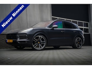 Porsche Cayenne 3.0 E-Hybrid 463 pk Sport-Chrono / Pano-Dak/ Matrix-Led/ Lucht-Vering/ Bose-Sound/ Sport-Stoelen/ Stoel.Verw/ 360-Camera/ Adap.Cruise/ 22'' LMV