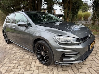 Volkswagen Golf 1.5 TSi Highline R-line Autom. IN ZEER MOOIE STAAT