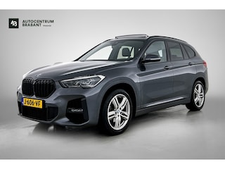 BMW X1 SDrive18i High Executive M-pakket ( Goed onderH, Panorama, Camera, StoelV, Carplay, Navi Pro, Etc)