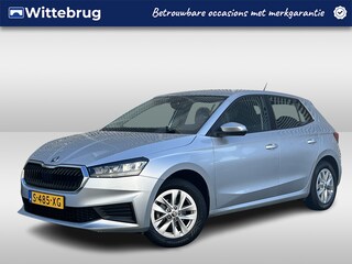 Skoda Fabia 1.0 TSI Ambition / Navigatie / App connect / parkeersensoren / Lichtmetaal 15 inch /