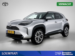 Toyota Yaris Cross 1.5 Hybrid 130 Executive | Zeer luxe uitvoering | Blindspot | Stoelverwarming | Facelift Model | Stuur + Voorruit verwarming |