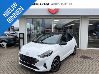 Hyundai i10 1.0 Comfort Smart 5-zits Automaat Bi-tone wit met zwart dak, AppleCarPlay/AndroidAuto, navigatie, achteruitrij camera, cruise control, parkeersensoren achter,