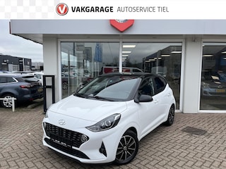 Hyundai i10 1.0 Comfort Smart 5-zits Automaat Bi-tone wit met zwart dak, AppleCarPlay/AndroidAuto, navigatie, achteruitrij camera, cruise control, parkeersensoren achter,