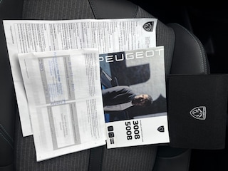 Peugeot 3008 1.2 PURETECH ALLURE PACK AUT. 130PK LED NAVI CAMERA CARPLAY AIRCO