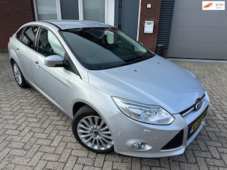 Ford Focus 1.6 EcoBoost Titanium / Navi / PDC / Park Assist / Stoelverwarming