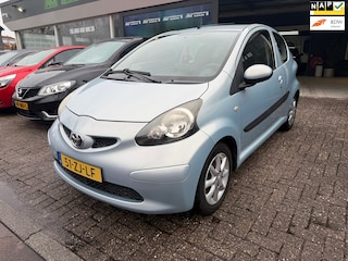 Toyota Aygo 1.0-12V + | AUTOMAAT | 2E EIGENAAR | 12MND GARANTIE | ELEC PAKKET | LMV |