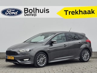 Ford Focus ST-Line | Trekhaak | Verwarmde Voorruit | Cruise | Apple Carplay/Android auto | 100% dealeronderhouden |