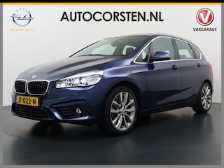 BMW 2-serie Tourer deze 225xe Hybrid Automaat Leder+Memory Trekhaak Panorama Schuif Kanteldak Navi Ecc Cruise Control Head-Up Display Sport Line Centennial High Executive iPerformance Stoelverwarming Sportstoelen Lmv Elek.Achterklep E-Drive 4WD AWD Origineel Nederlandse Auto