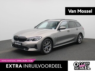 BMW 3-serie Touring 320e Business Edition Plus | Automaat | LMV | Navigatie | Schuifdak | Stoel verwarming | Virtual cockpit | Half leder | Parkeer sensoren | Elec. achterklep | Virtual cockpit | Camera | Climate control | Cruise control | DAB |