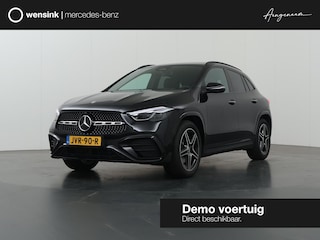 Mercedes-Benz GLA 180 Business Solution AMG | Panoramaschuifdak | Premium Plus | Trekhaak | Nightpakket | Achteruitrijcamera | Stoelverwarming voor |