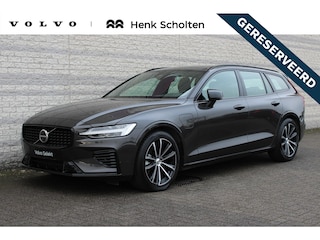 Volvo V60 T6 Plug-in hybrid AWD Plus Dark | Trekhaak | Rondom zichtcamera | Verwarmbare voorstoelen+achterbank+stuurwiel | Premium audio by Harman Kardon | Verwarmbare voorruit | 18 inch Lichtmetalen velgen