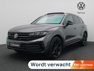 Volkswagen Touareg 3.0 TSi eHybrid 4MOTION R Final Edition 463PK DSG matrix led, trekhaak, panoramadak, 360gr. camera, leder, luchtvering, keyless, stuur-stoelverwarming, Dynaudio, head-up display, 22" lichtmetaal