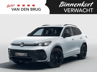 Volkswagen Tiguan R-Line Edition 1.5 eHybrid 200 kW / 272 PK SUV 6 v | Trekhaak | 360 Camera | Panorama | Head Up | Black Style | LED Matrix | Travel Assist | Stuur en Stoelverwarming | 20 inch |
