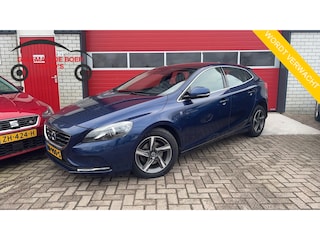 Volvo V40 2.0 D2 Ocean Race Business TREKHAAK / XENON / PANORAMADAK / STOELVERW / D-RIEM VV / NAVI / CLIMA / CAMERA / NL-AUTO