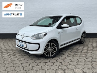 Volkswagen Up 1.0 Club Up! l NAVI l CRUISE l PDC l FENDER