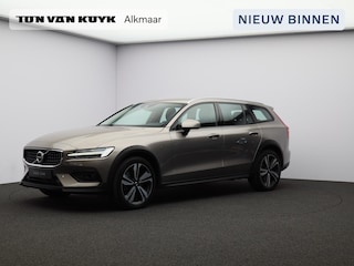 Volvo V60 2.0 B5 AWD Pro / Trekhaak / Lederen Bekleding / Elektrisch Verst. Stoelen / Stoel+Stuurverwarming / Adaptive Cruise / BLIS / Keyless /