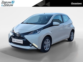 Toyota Aygo 1.0 VVT-i x-play | Dealeronderhouden | Camera | Winterbanden erbij | Airco |
